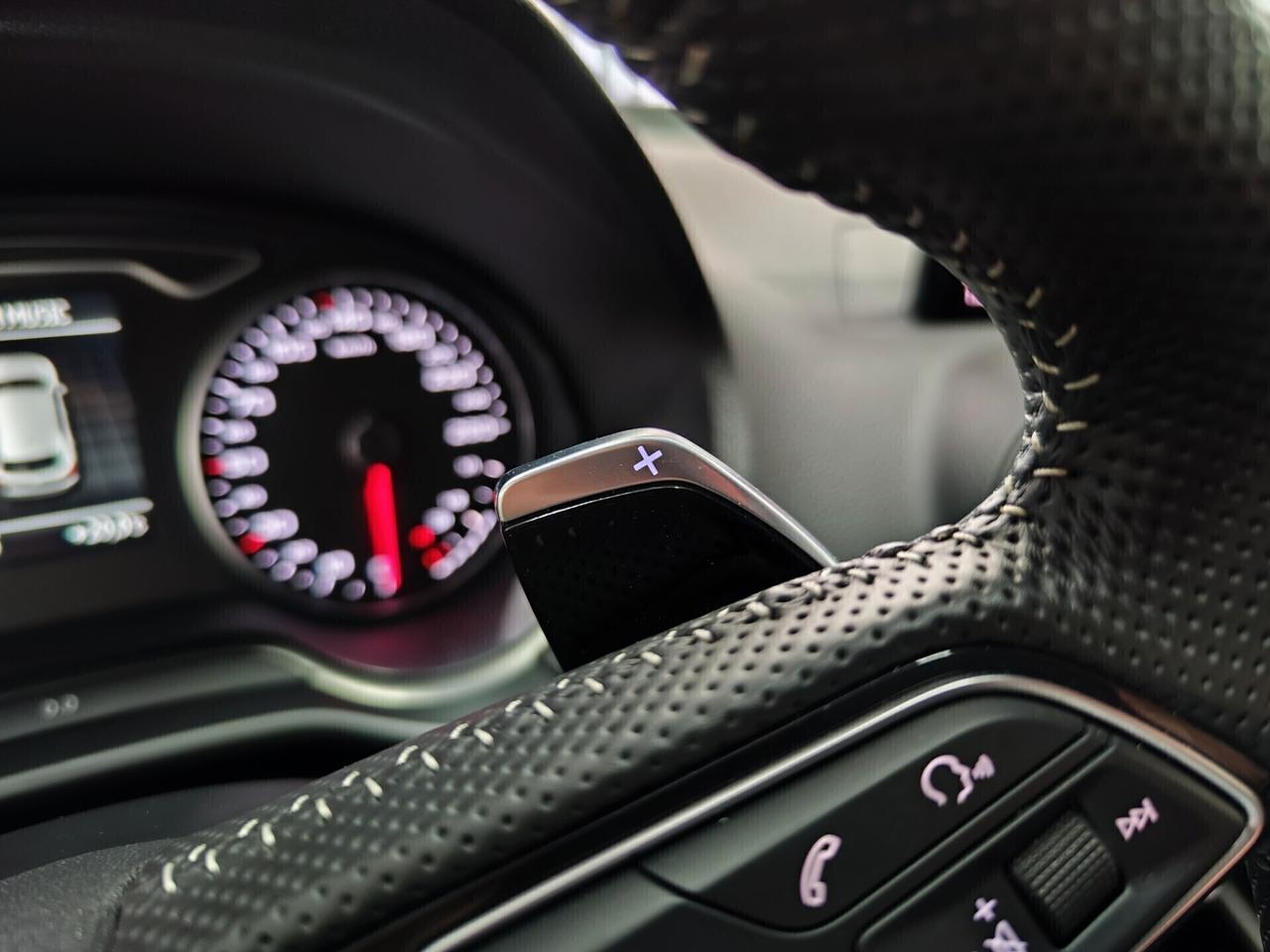 Audi Q2 30 TDI 116cv S tronic S line Edition Black