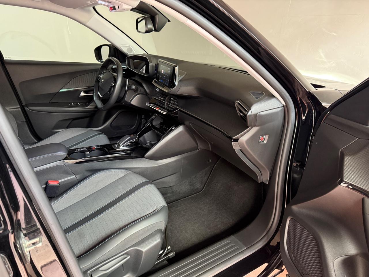 Peugeot 2008 BlueHDi 130 S&S EAT8 Allure Pack