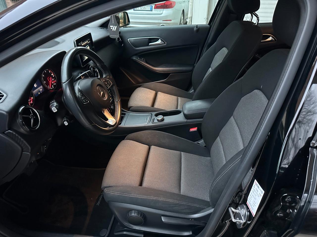 Mercedes-benz GLA 180 d Aut.