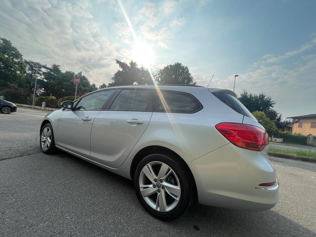 Opel Astra Opel astra euro 5, anno 2013 1.4 benzina Gpl