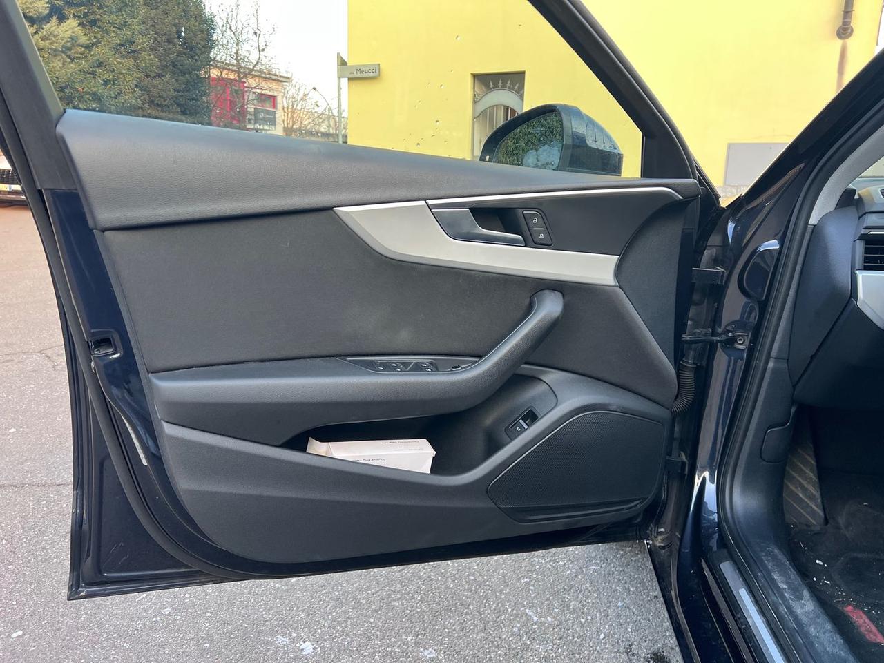 Audi A4 2.0 35 TDI Business Sport #8876