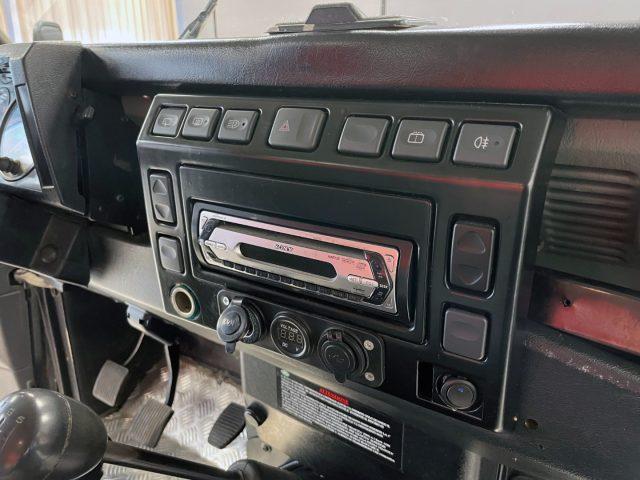 LAND ROVER Defender DEFENDER 90 2.0 FAM COUNTY SW
