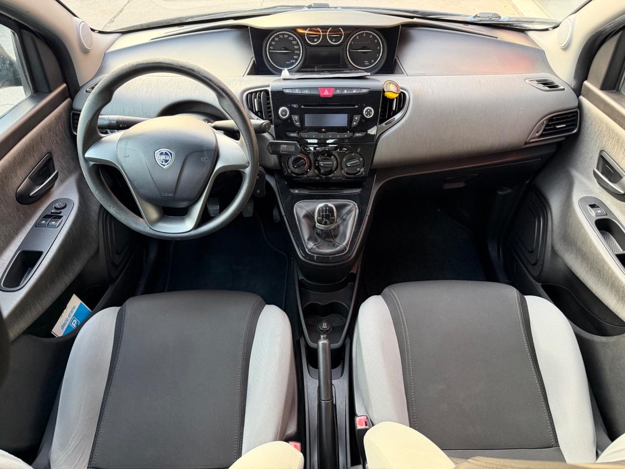 Lancia Ypsilon 85 CV 5 porte Metano Ecochic - Garanzia 12mesi
