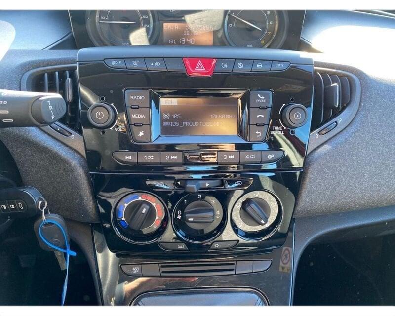 Lancia Ypsilon III 2021 1.0 firefly hybrid Silver Plus s&s 70cv