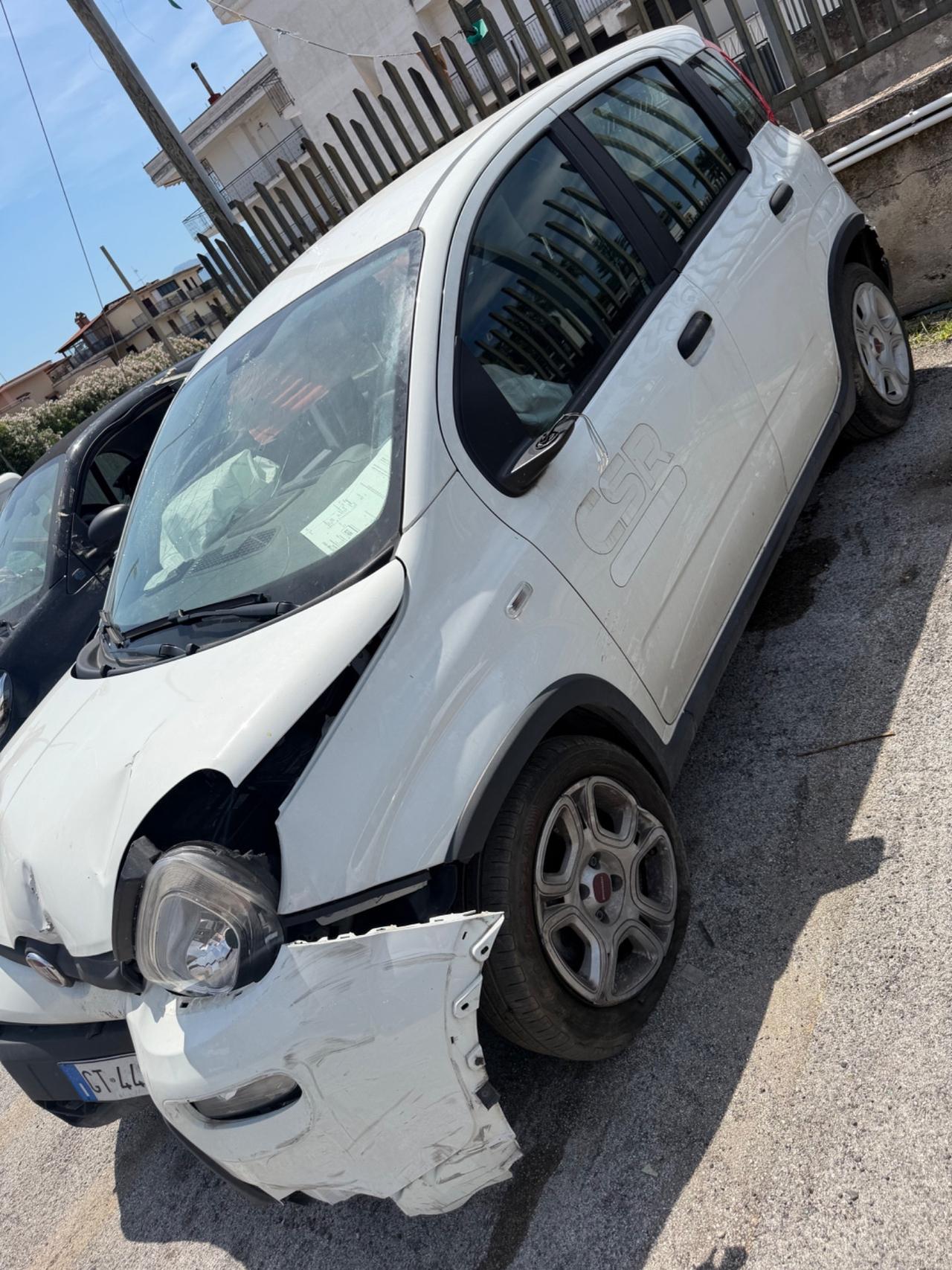 Fiat Panda 1.0 70CV Hybrid 2024 sinistr.