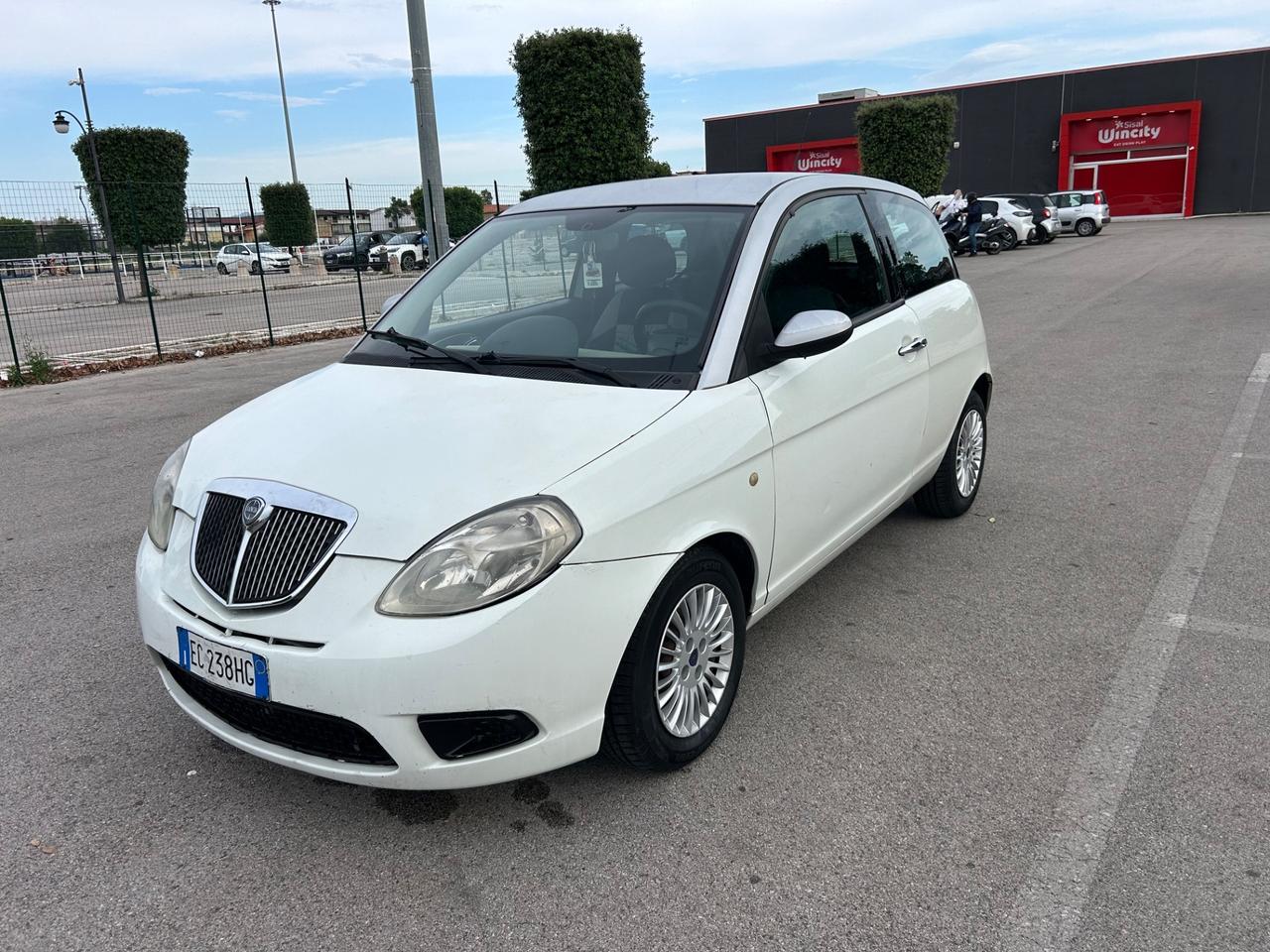 Lancia Ypsilon 1.3 MJT 75 CV Diva
