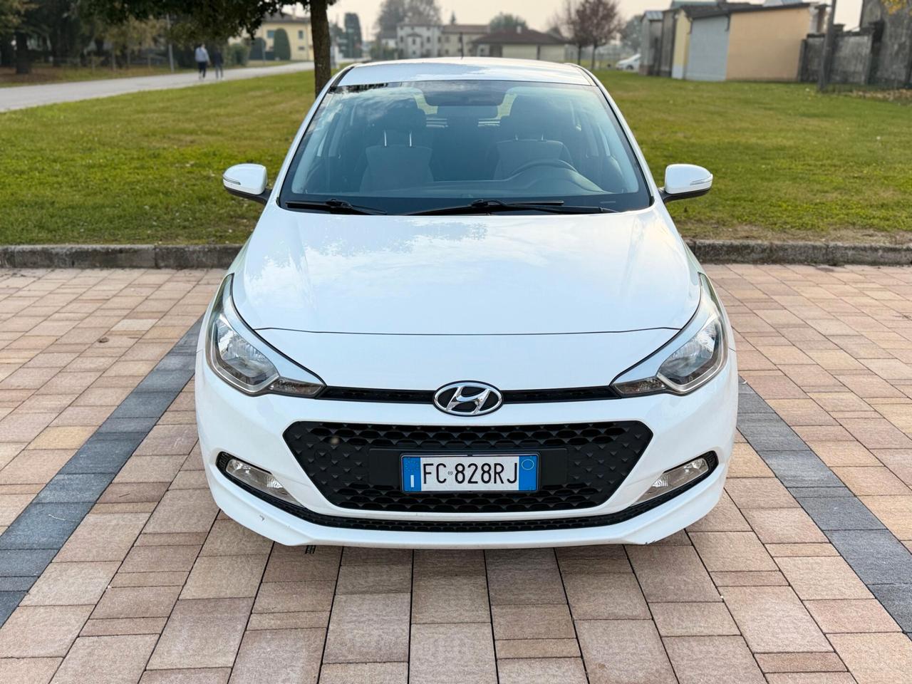 Hyundai i20 1.2 84 CV 5 porte 2016 neopatentati