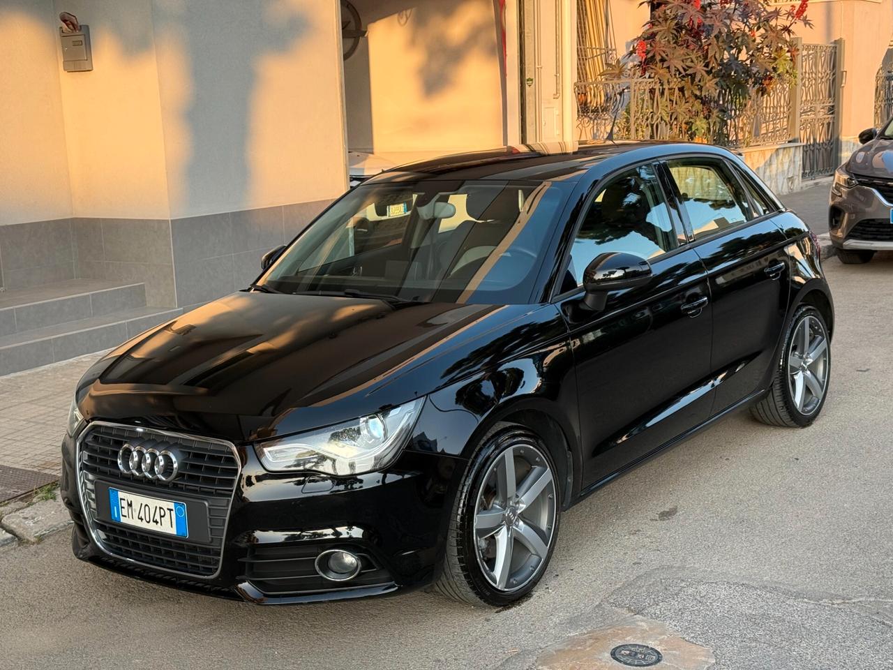 Audi A1 SPB 1.6 TDI 105CV NAVI LED - 2012