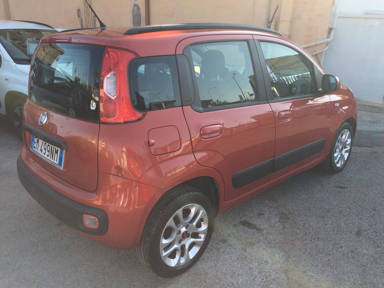 Fiat Panda 1.2 Emotion benzia tagliandata con garanzia e distribuzione eseguita a km 117000!