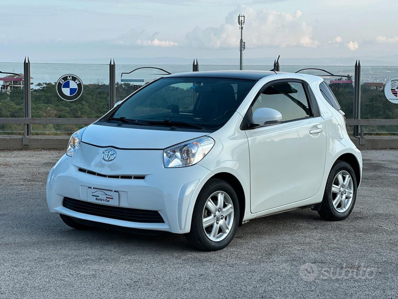 Toyota iQ 1.0 Lounge CVT 2012 Automatica