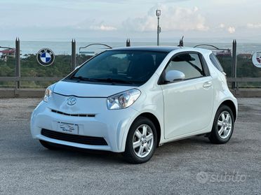 Toyota iQ 1.0 Lounge CVT 2012 Automatica
