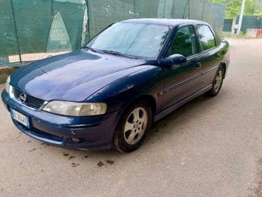 Opel Vectra 1.6i 16V cat 4 porte Edition 2000