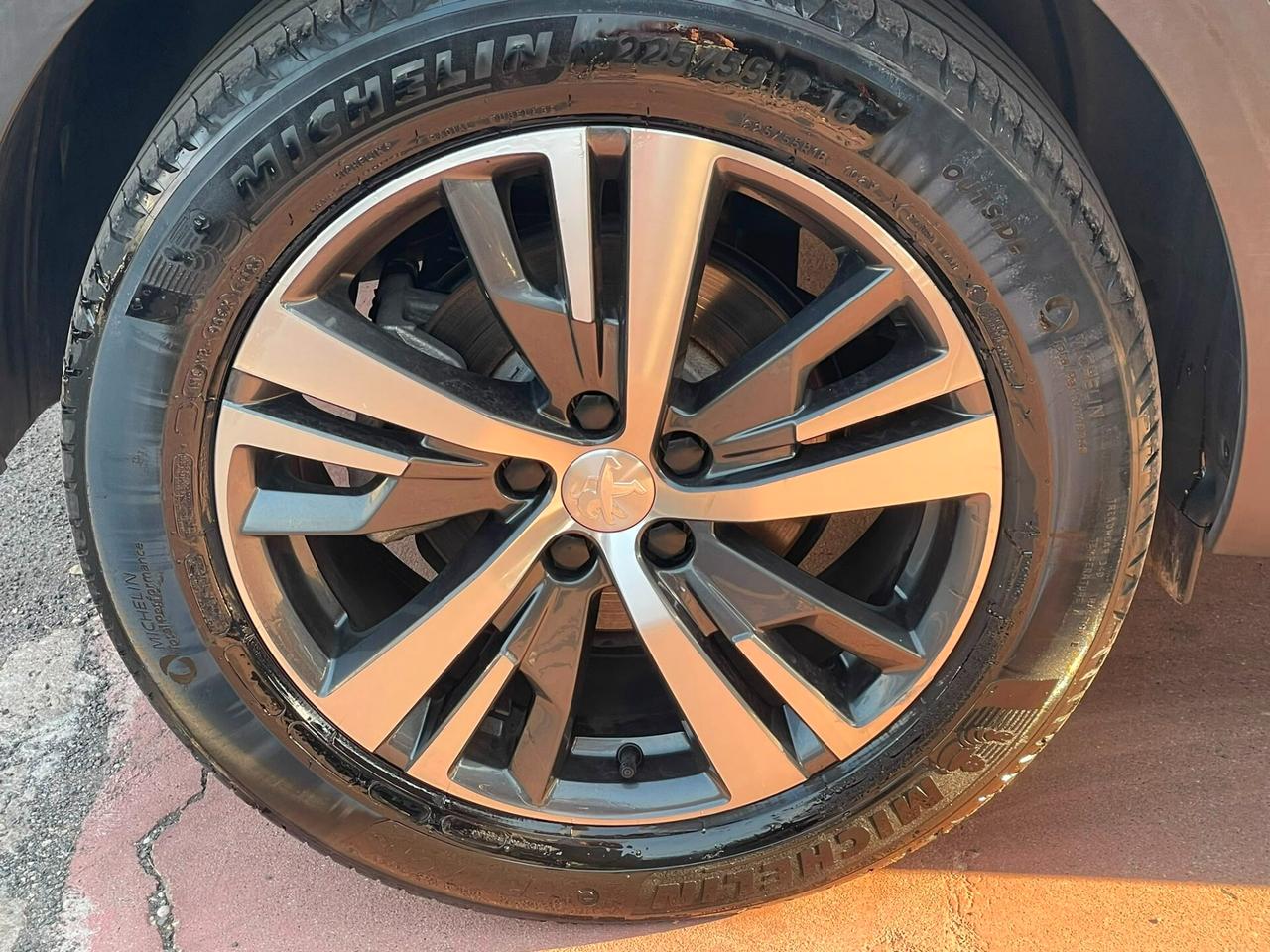 Peugeot 5008 PureTech Turbo 130 S&S Allure