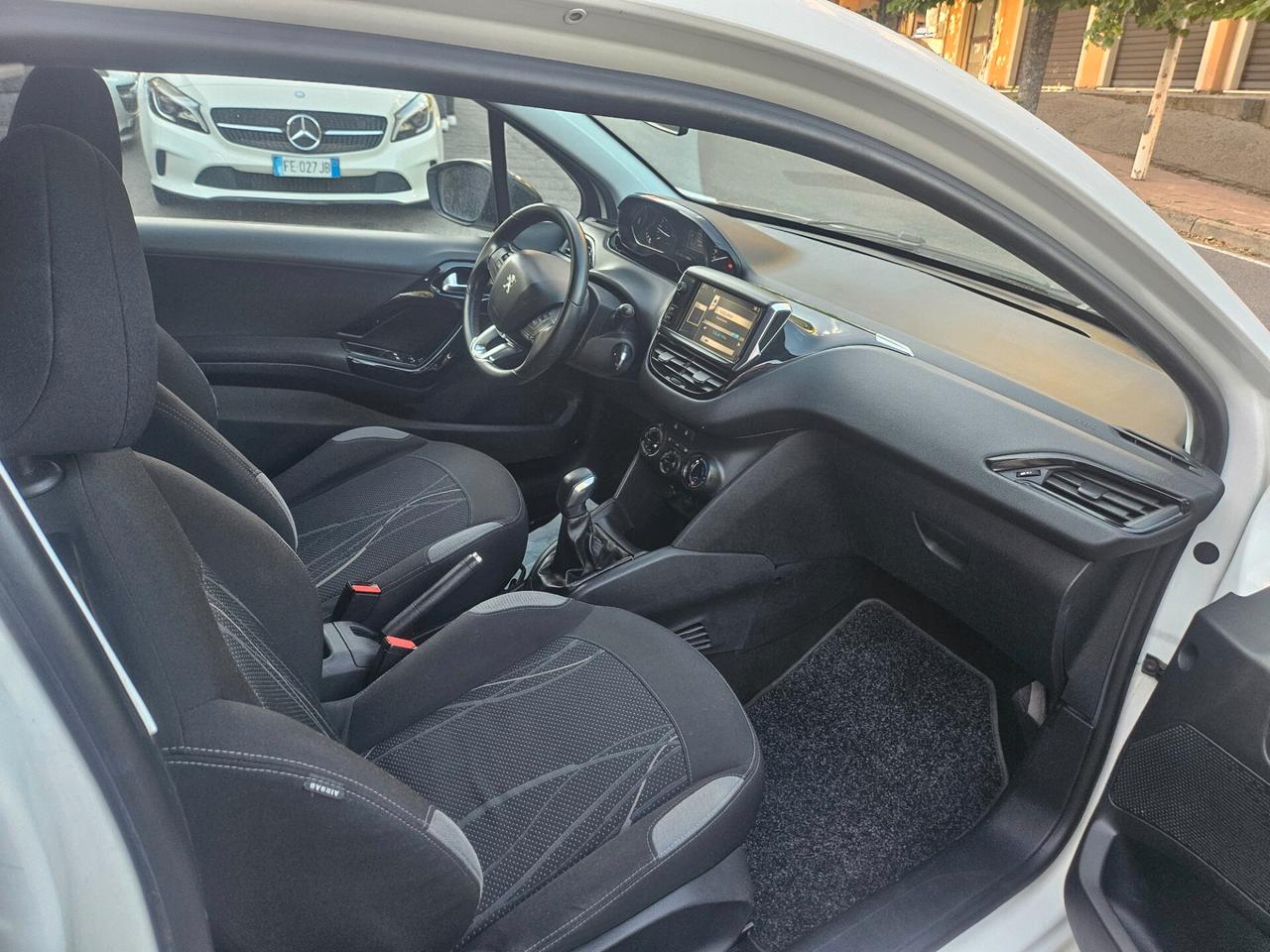 Peugeot 208 1.4 HDi 68 CV 3 porte Allure 2012