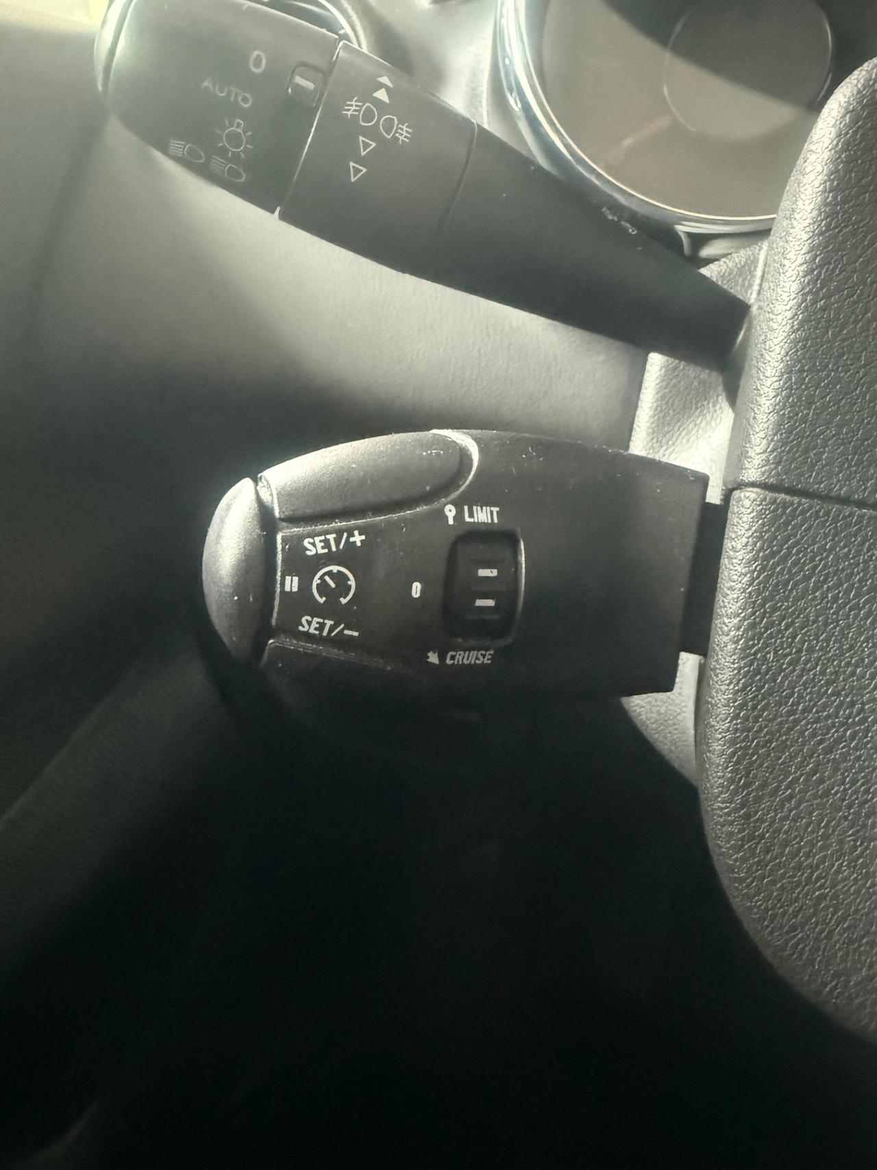 Peugeot 3008 1.6 HDi 112CV Tecno ok neopatentati