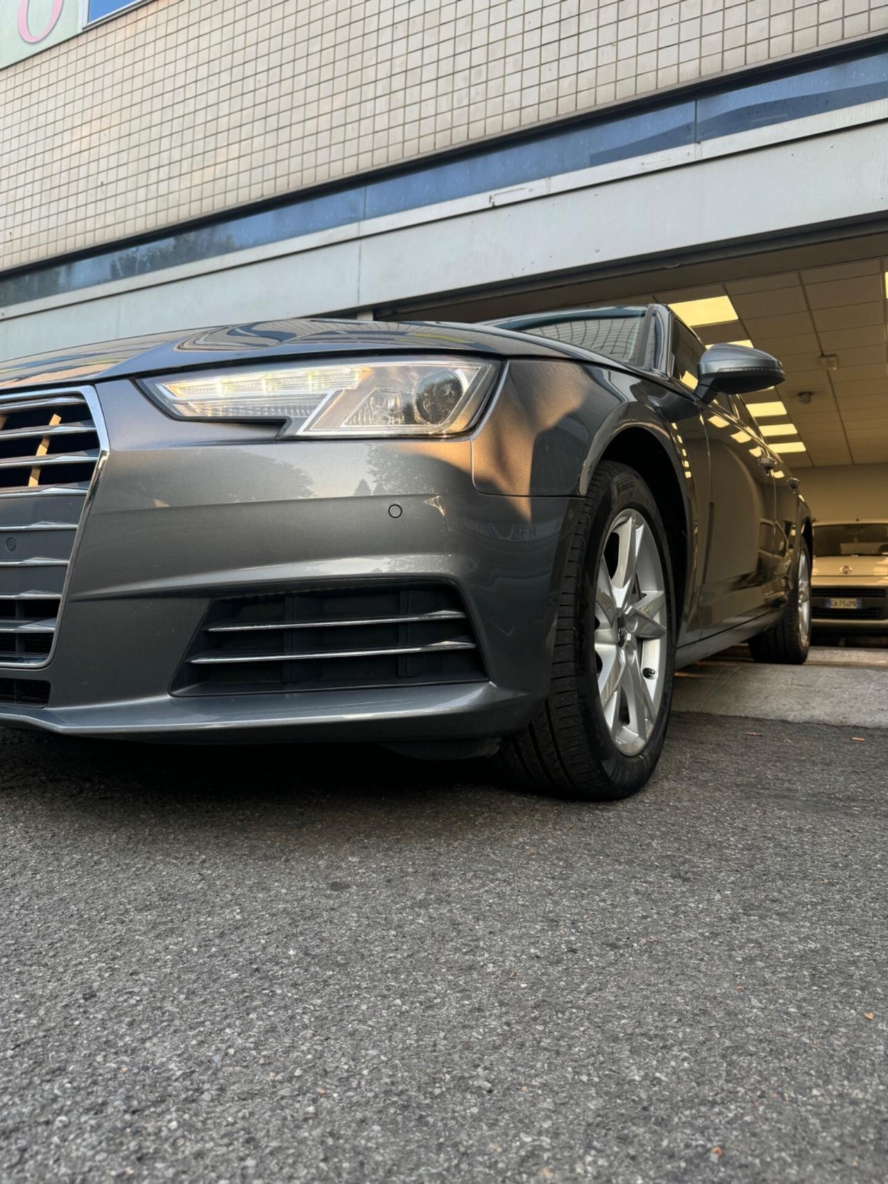 Audi A4 2.0 TDI 150 CV S tronic Business Sport