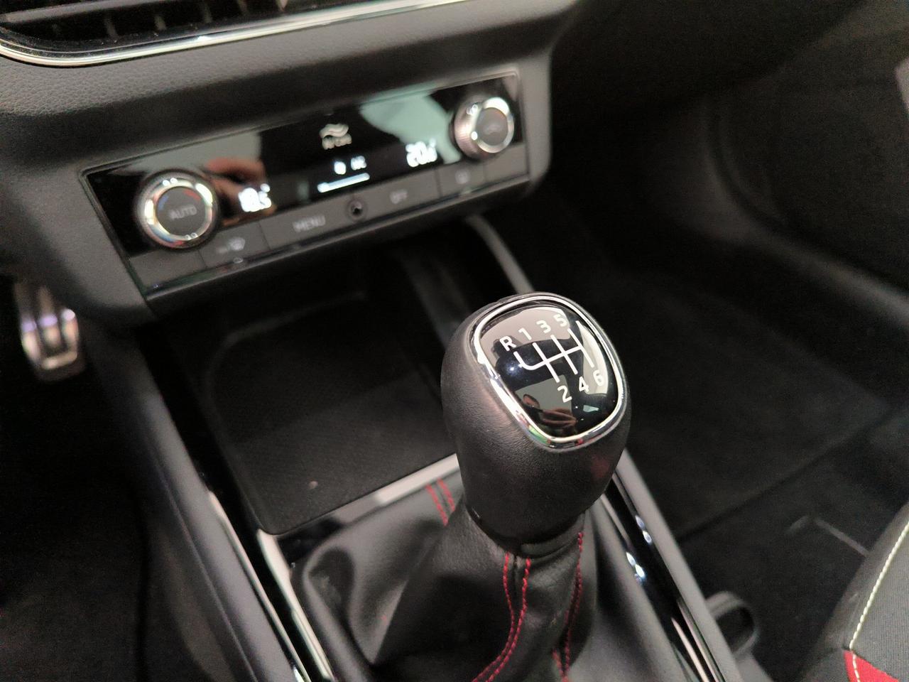 Skoda Kamiq 1.0 tsi monte carlo 110cv