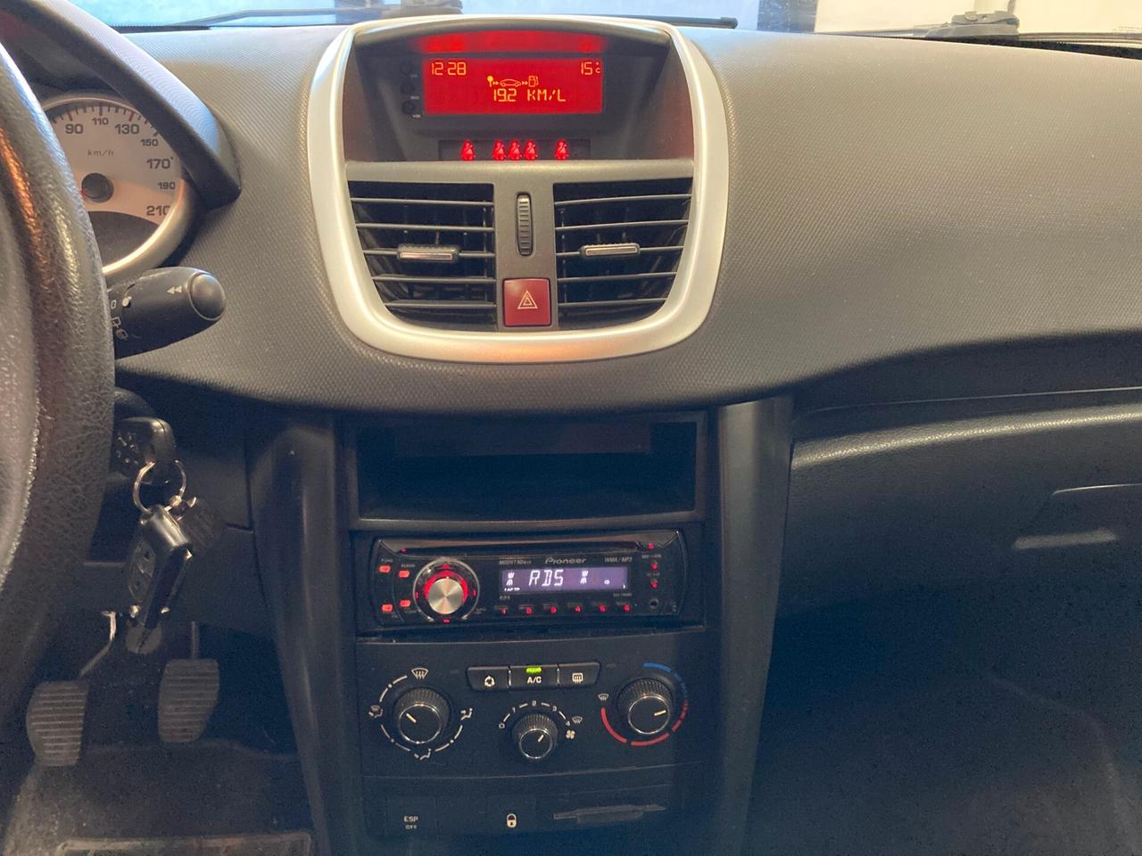 Peugeot 207 1.6 8V HDi 93CV SW X Line