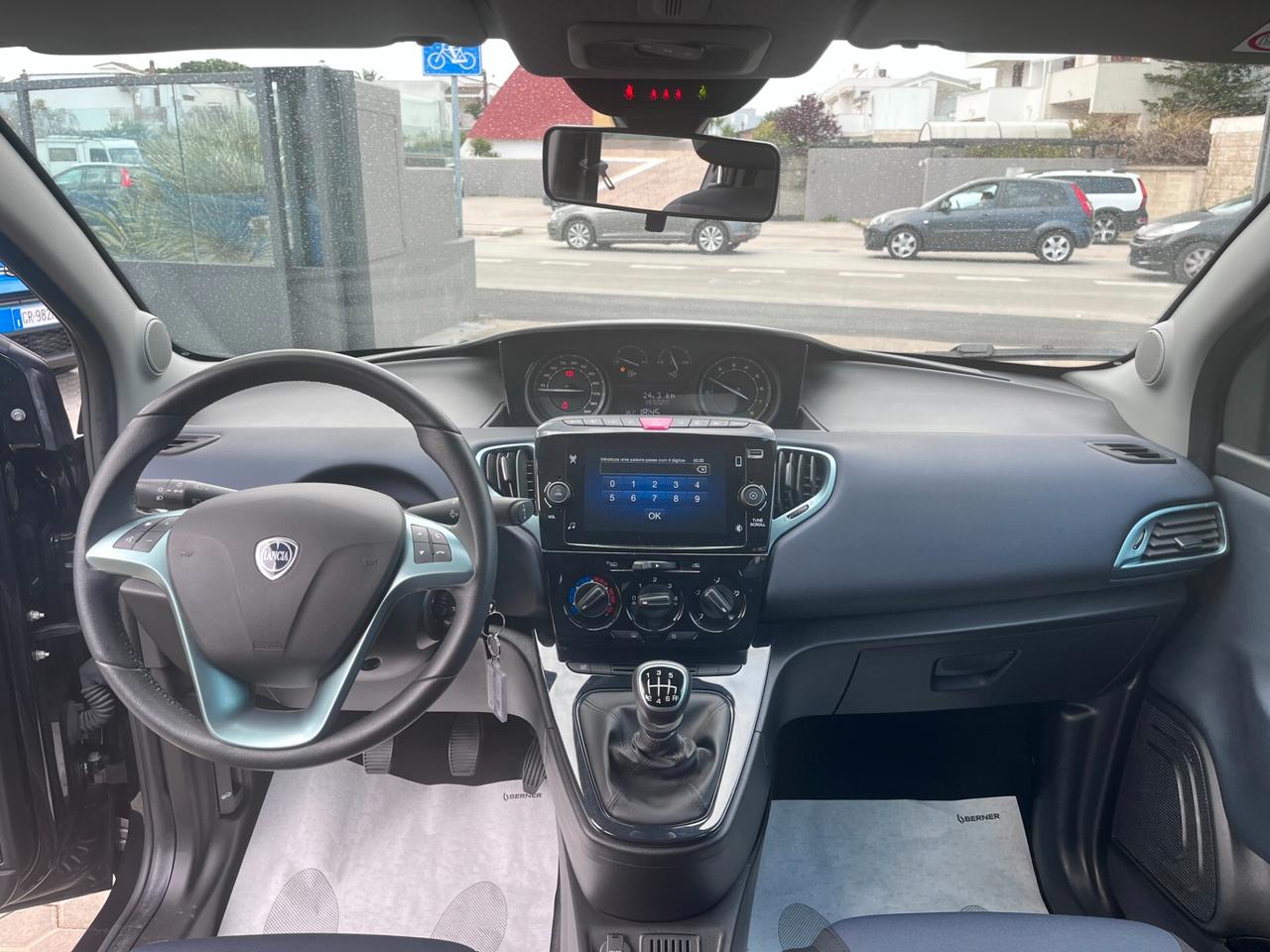 Lancia Ypsilon 1.0 FireFly 5 porte S&S Hybrid Gold