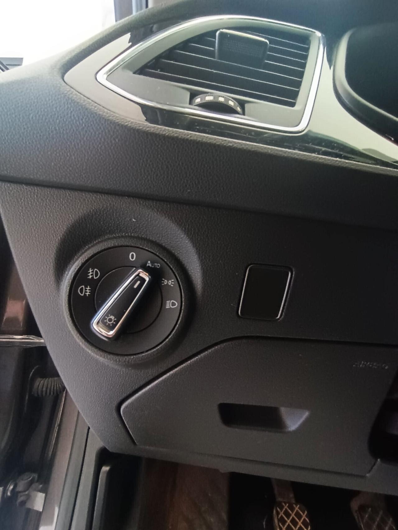 Seat Leon 1.6 TDI ST Style OK NEOPATENTATI