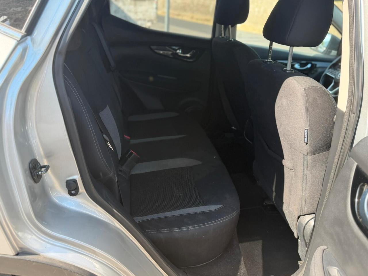 Nissan Qashqai 1.6 diesel Automatica