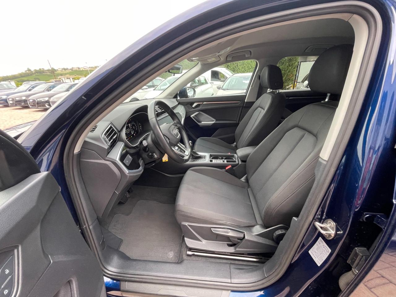 Audi Q3 35 TDI S tronic Business