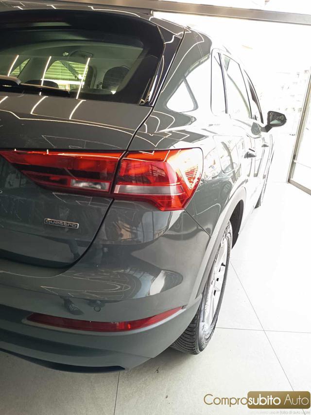 AUDI Q3 35 TDI quattro Business