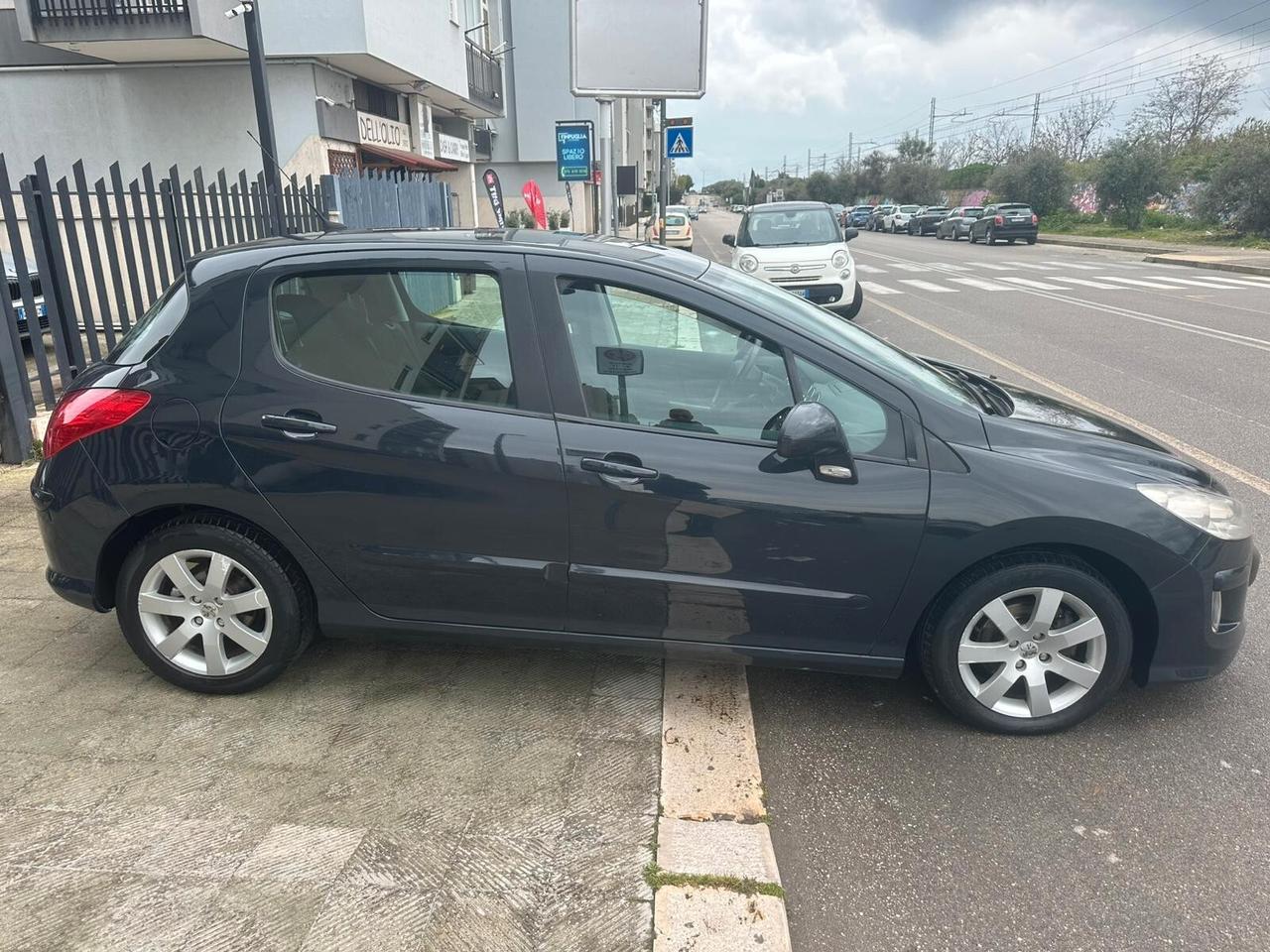 Peugeot 308 1.6 HDi 110CV 5p. Féline (5 Marce)