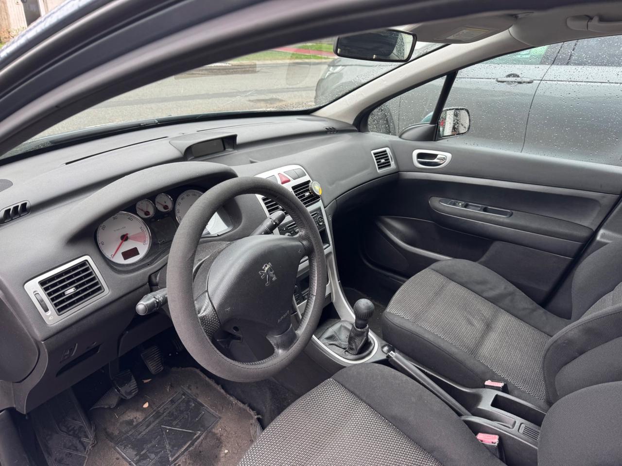 Peugeot 207 1.6 HDi 90CV 5p. XS