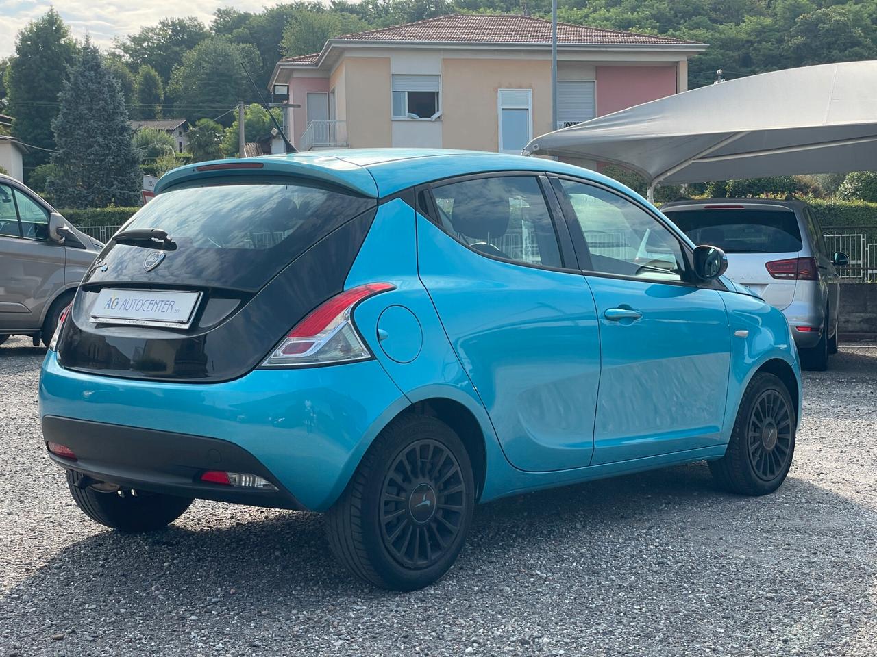 Lancia Ypsilon 1.2 69 CV 5 porte Elefantino