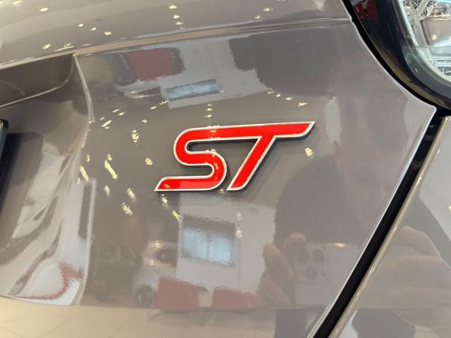 FORD Focus 2.0 EcoBoost 250 CV ST3