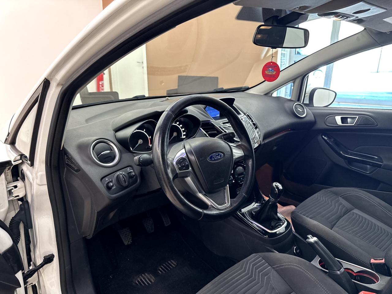 Ford Fiesta 1.5 TDCi 75CV 5 porte Titanium
