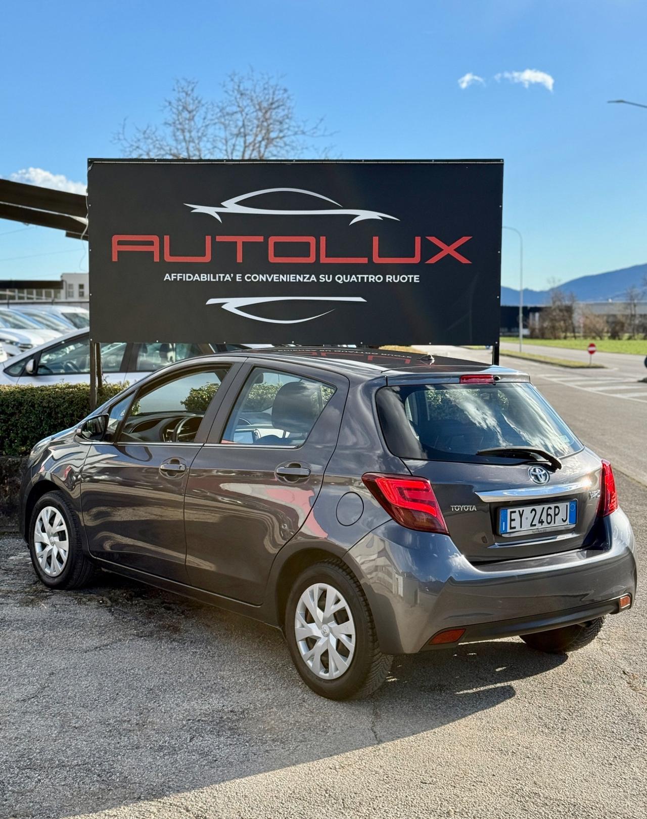 Toyota Yaris 1.0 5 porte Lounge 2015 OK NEOPATENTATI