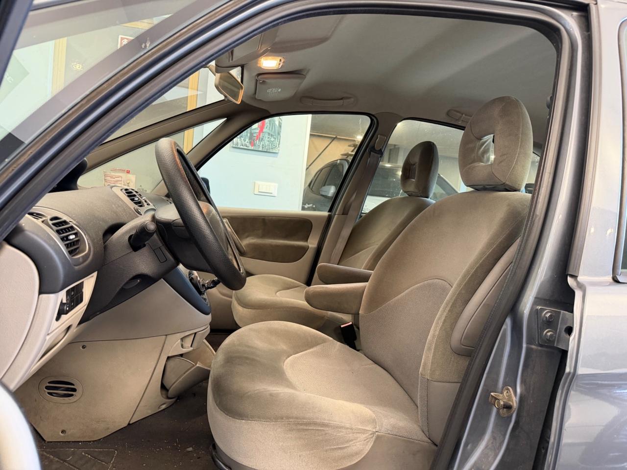 CITROEN Xsara (1997) Xsara Picasso 1.6 Chrono (70 kw)