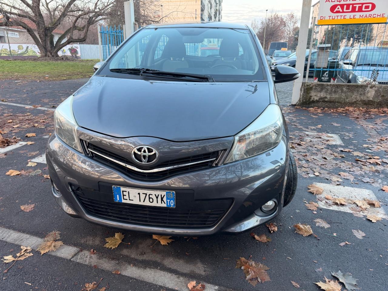 Toyota Yaris 1.0 5 porte Lounge Navi