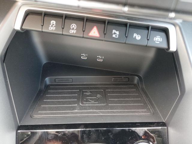 AUDI A3 allstreet TFSI 110 kW S tronic Identity Contrast