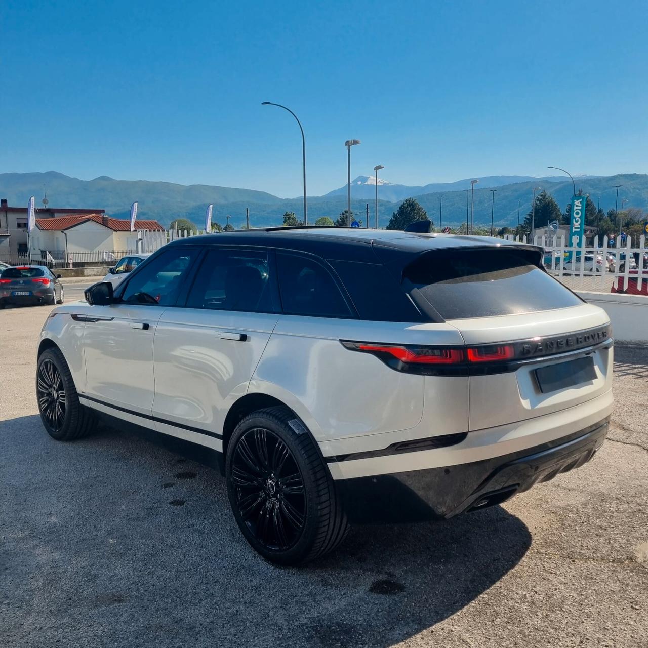 Land Rover Range Velar 3.0D V6 300 CV R-Dynamic