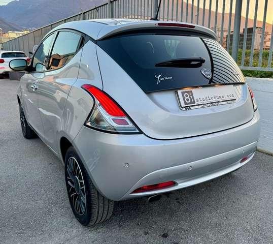 Lancia Ypsilon 1.0 FireFly 5 porte S&S Hybrid Ecochic Gold