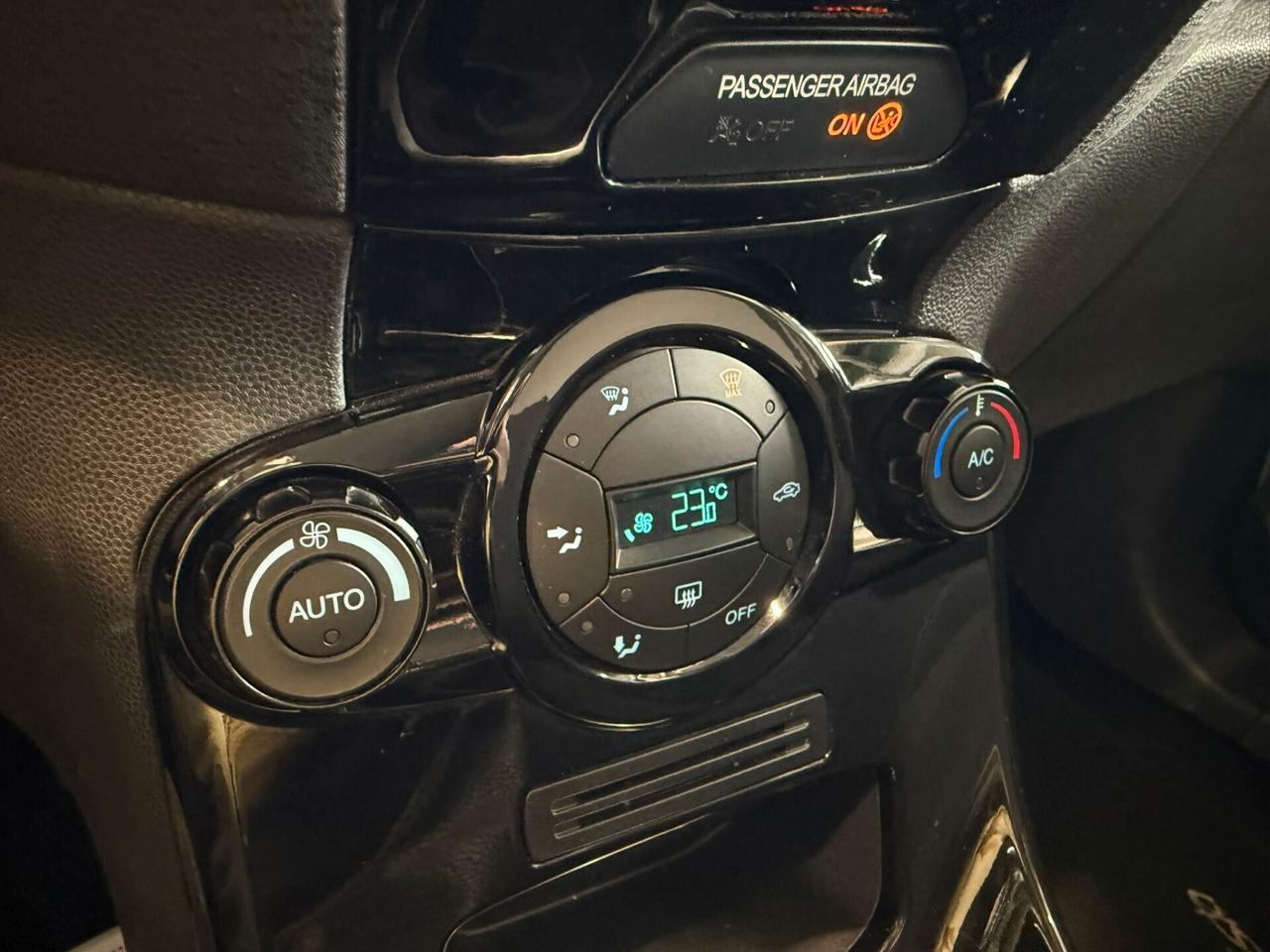 Ford Fiesta 1.5 TDCi 75CV 5 porte Titanium