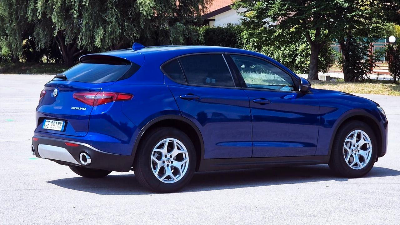 Alfa Romeo Stelvio 2.2 Turbodiesel 190 CV AT8 Q4