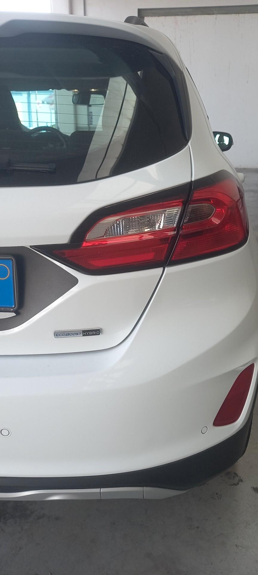 Ford Fiesta 1.0 Ecoboost Hybrid Active cross