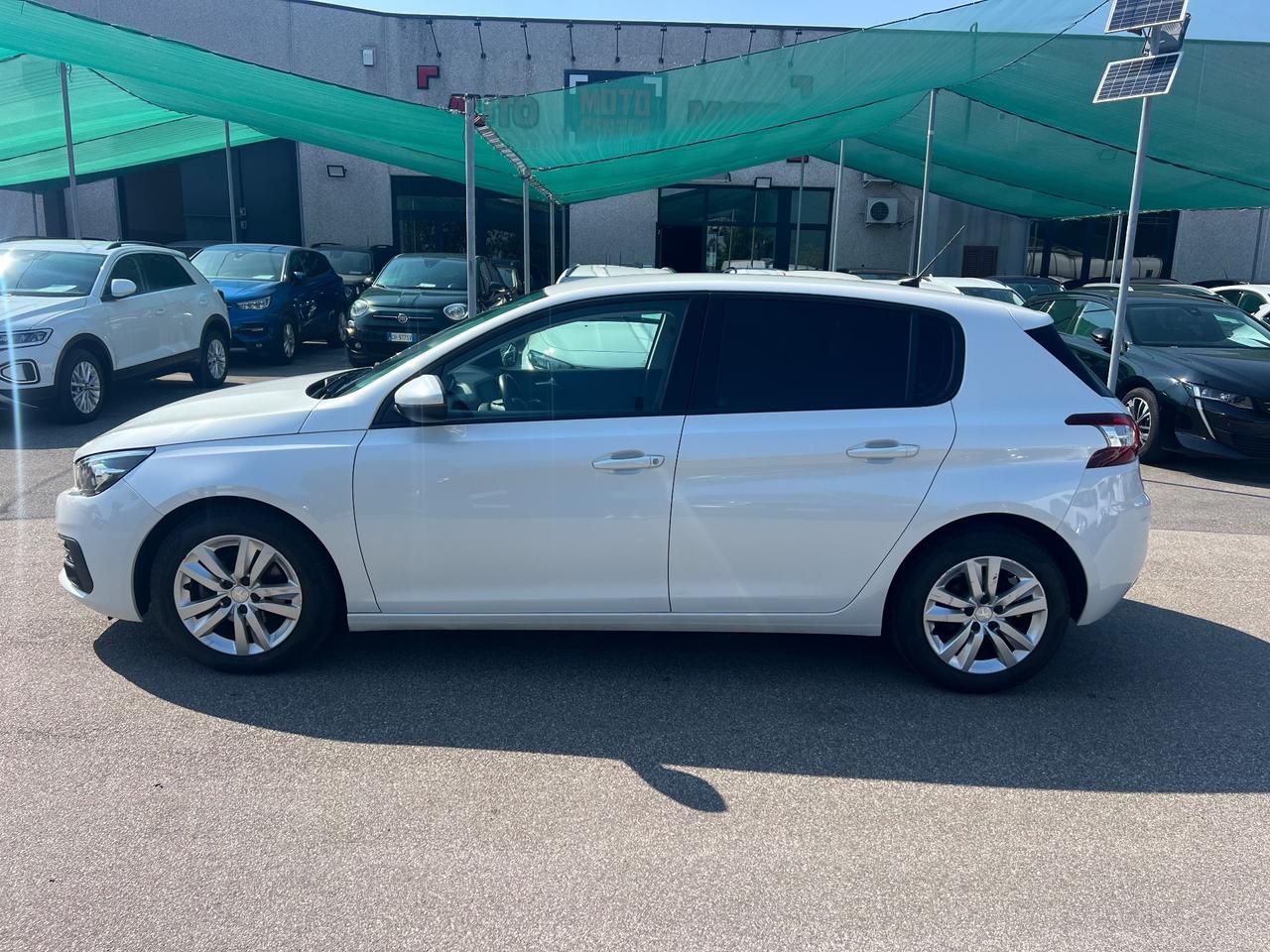 Peugeot 308 Berlina 1.5 130 Cv Bianco perla