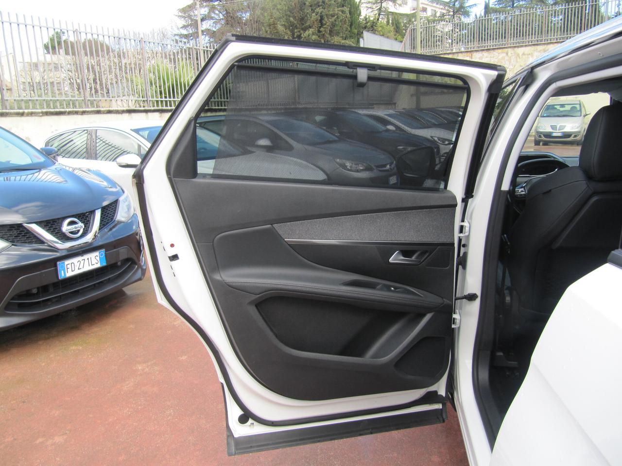 Peugeot 5008 BlueHDi 130 S&S EAT8 Allure - automatico