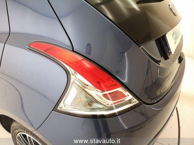Lancia Ypsilon 1.0 FireFly 5 porte S&S Hybrid Platino