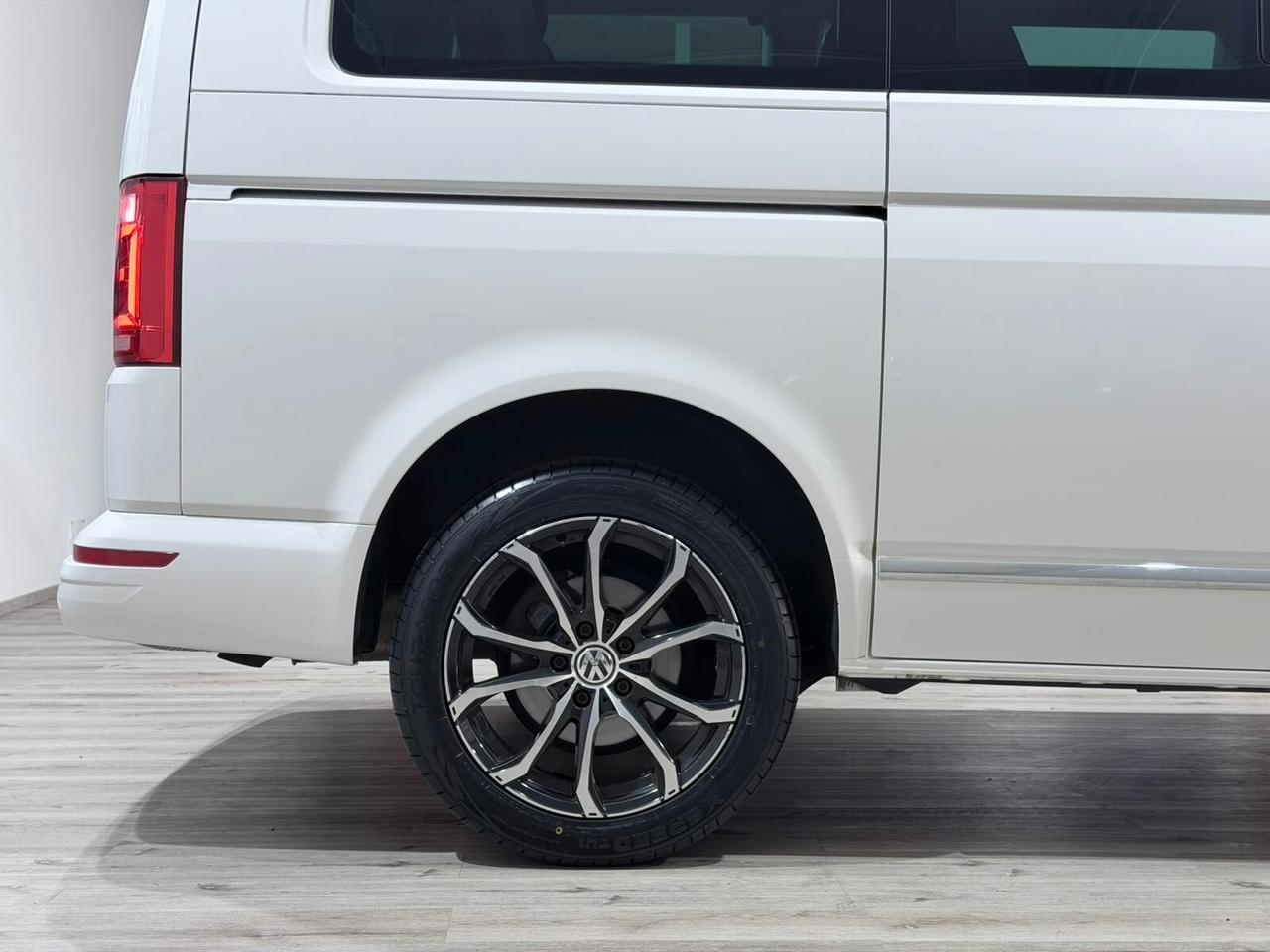 VW T6 CARAVELLE 2.0TDI 204cv DSG 4MOTION 9POSTI