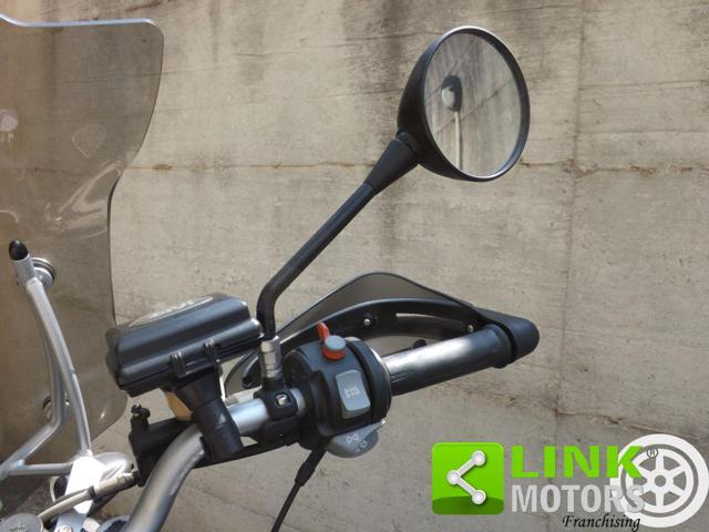 BMW R 1200 R anno 2008 con valigie laterali BMW originali