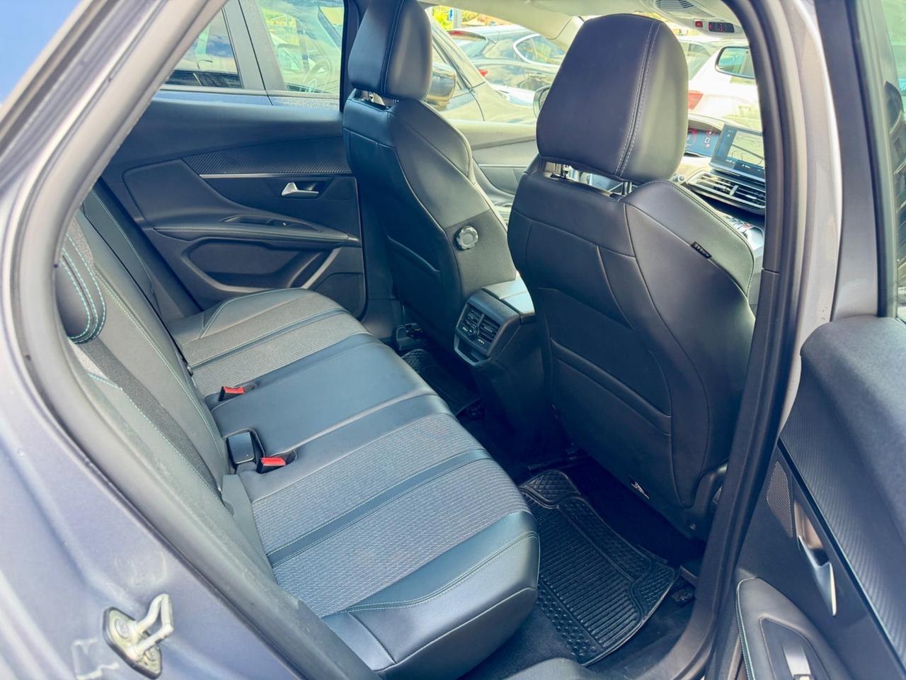 Peugeot 3008 BlueHDi 130 S&S Allure