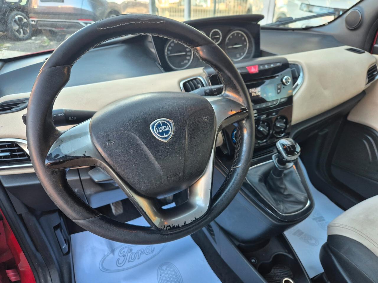Lancia Ypsilon 1.2 69 CV 5 porte GPL Ecochic Gold
