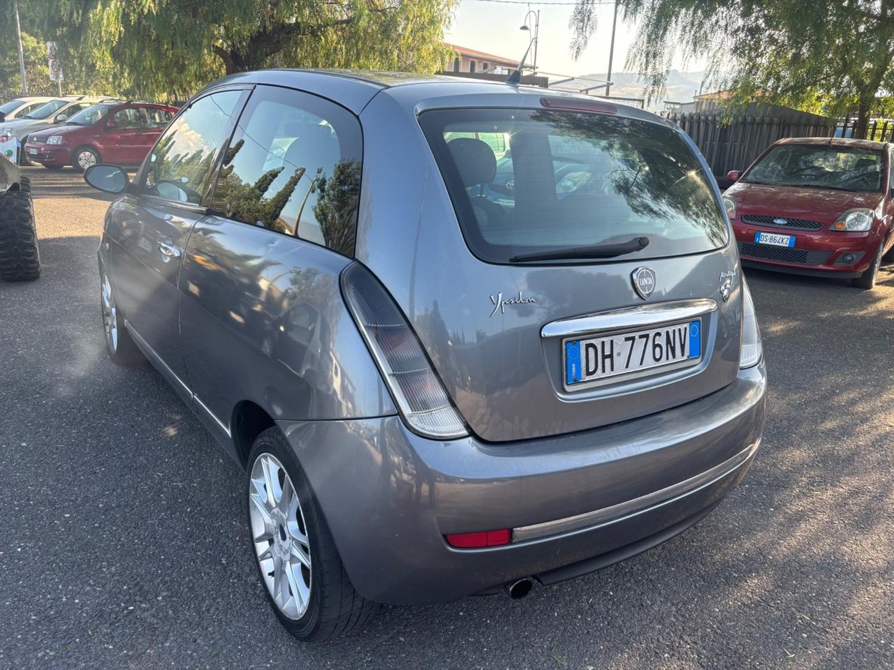 Lancia Ypsilon 1.3 MJT 75 CV Platino
