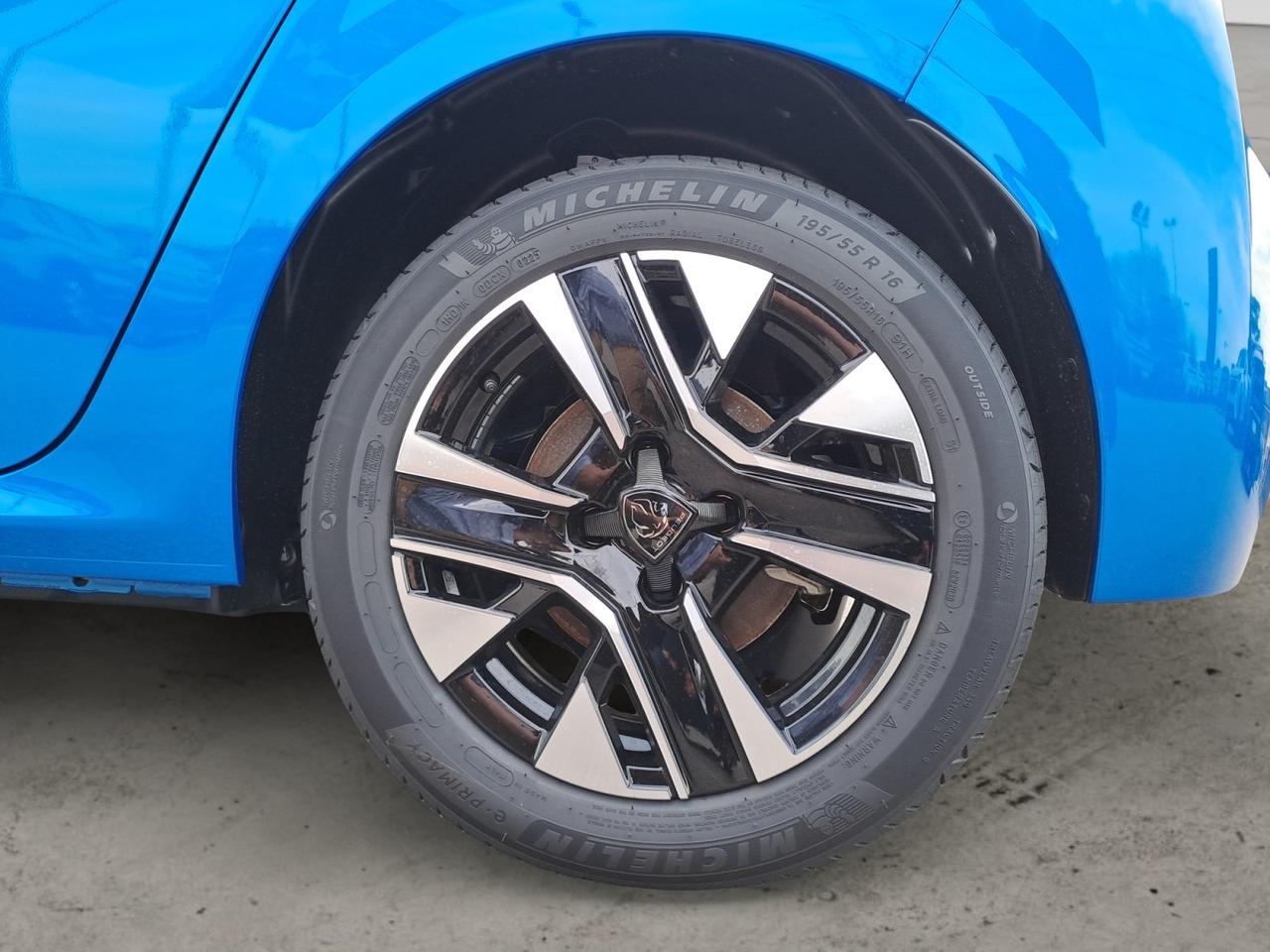 PEUGEOT e-208 ALLURE - Motore Elettrico 136cv (100kW)